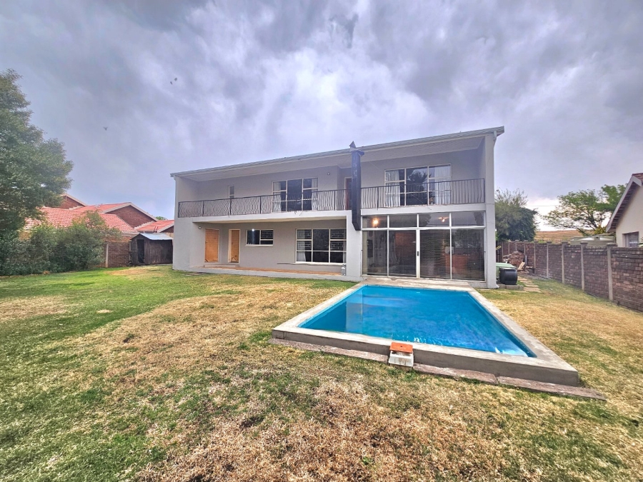 5 Bedroom Property for Sale in Panorama Free State